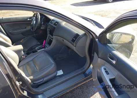 2004 Honda Accord 2.4 Ex z USA, uszkodzony, nr VIN 1HGCM568X4A090643